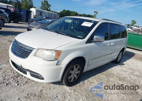 2011 Chrysler Town & Country Touring-L z USA, uszkodzony, nr VIN 2A4RR8DGXBR703420